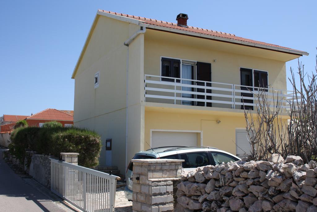 Kuca Za Odmor Laura Apartment ราชานาส ภายนอก รูปภาพ